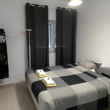 Guesthouse Marialva Park Corroios Esterno foto